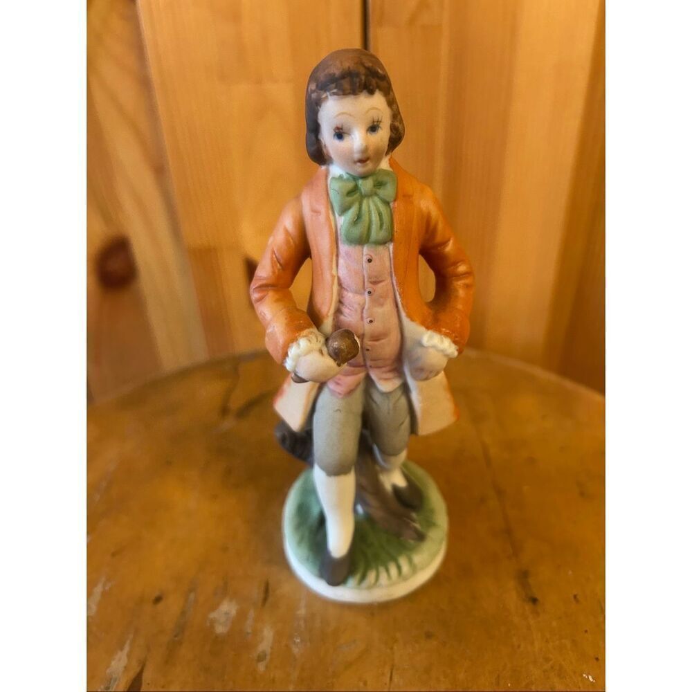 Vintage Ceramic Colonial Man Victorian Period Figurine (5551)